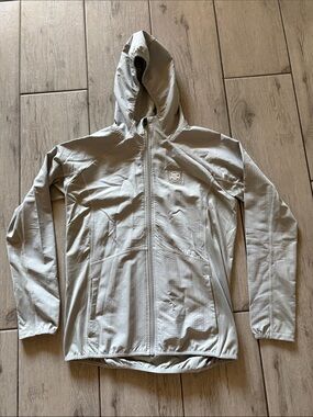 Hot Chocolate Run Light Gray Hooded Zip Jacket